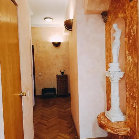 Old Town Retreat With Stunning Cathedral Views Two Bedroom *