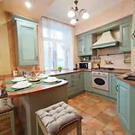 Old Town Retreat With Stunning Cathedral Views Two Bedroom *