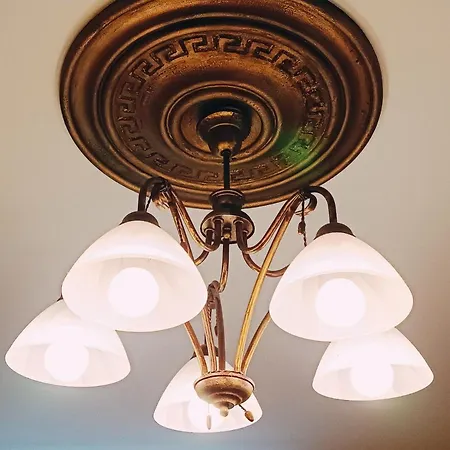 Old Town Retreat With Stunning Views 2 Bedroom Nearby The Church Of Saint Peter アパート リガ