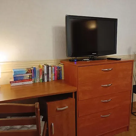 Old Town Retreat With Stunning Views 2 Bedroom Nearby The Church Of Saint Peter Apartment *