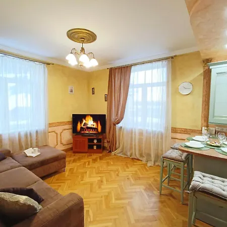 아파트 Old Town Retreat With Stunning Cathedral Views 2 Bedroom *