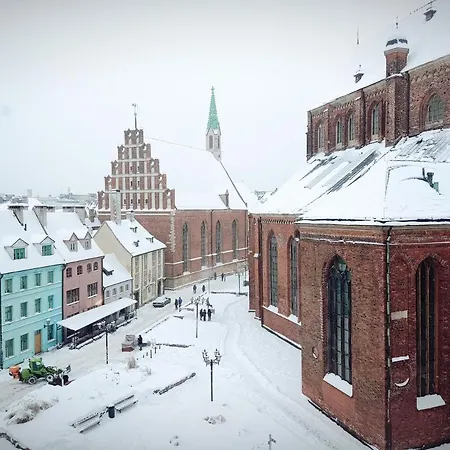 Old Town Retreat With Stunning Views 2 Bedroom Nearby The Church Of Saint Peter Riga