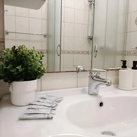 아파트 Old Town Retreat With Stunning Cathedral Views 2 Bedroom