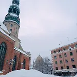 Old Town Retreat With Stunning Cathedral Views Two Bedroom *