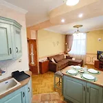Old Town Retreat With Stunning Cathedral Views Two Bedroom * ريغا