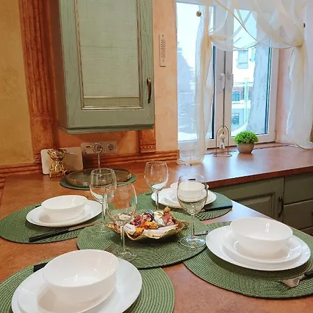 Old Town Retreat With Stunning Cathedral Views Two Bedroom *