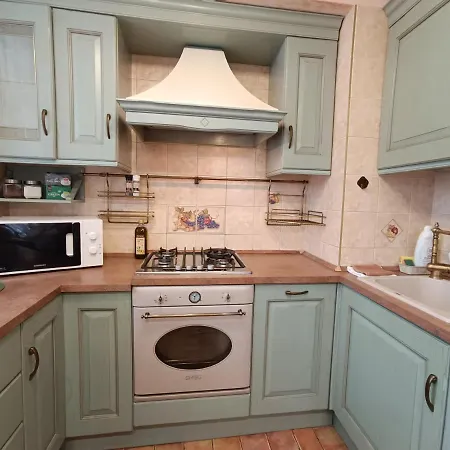 Dream - Old Town Retreat With Stunning Cathedral Views Two Bedroom Apartment