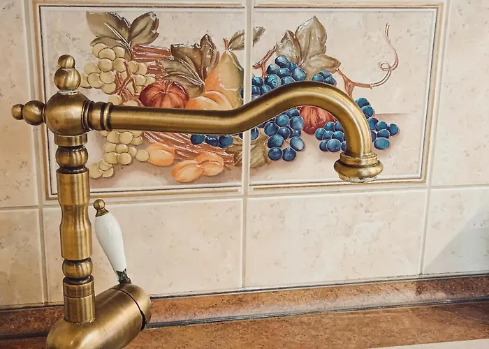 Apartment Dream - Old Town Retreat With Stunning Cathedral Views Two Bedroom *