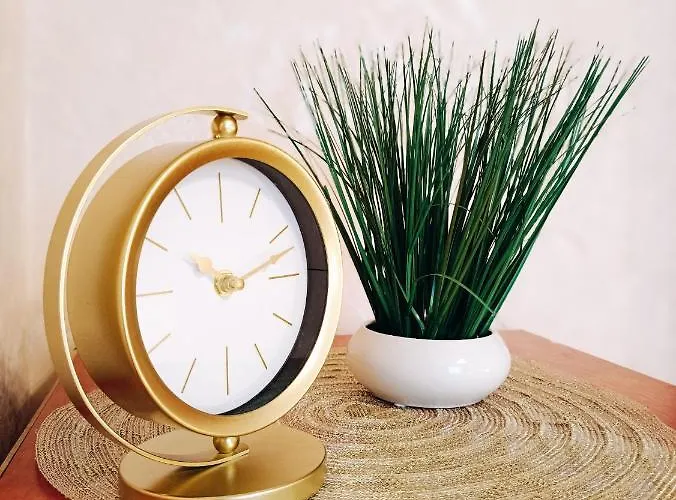 Apartment Dream - Old Town Retreat With Stunning Cathedral Views Two Bedroom