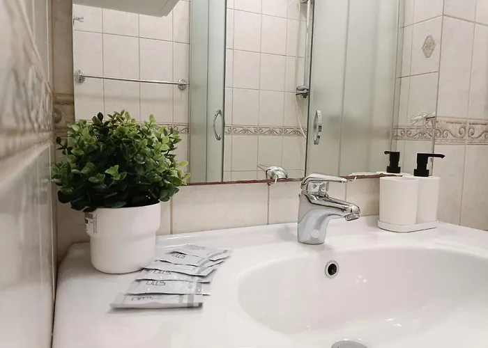 Apartment Dream - Old Town Retreat With Stunning Cathedral Views Two Bedroom