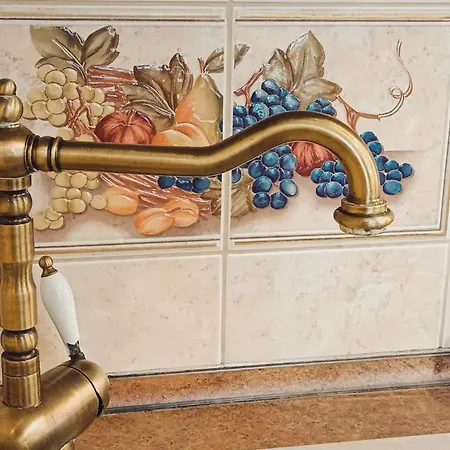 아파트 Old Town Retreat With Stunning Cathedral Views Two Bedroom *